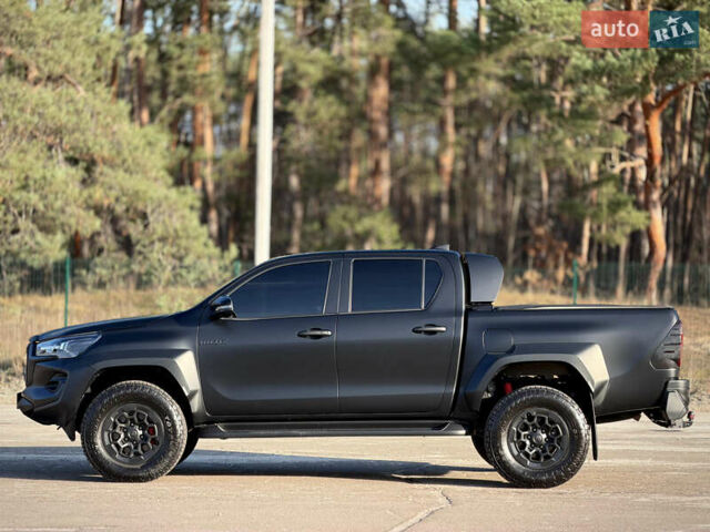 Черный Тойота Хайлюкс, объемом двигателя 2.76 л и пробегом 5 тыс. км за 64500 $, фото 30 на Automoto.ua