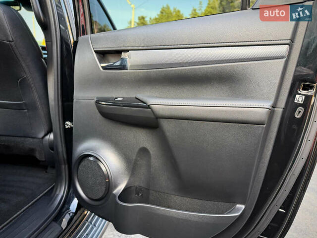 Черный Тойота Хайлюкс, объемом двигателя 2.76 л и пробегом 5 тыс. км за 64500 $, фото 72 на Automoto.ua