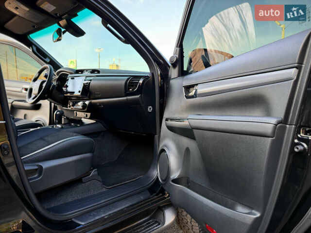 Черный Тойота Хайлюкс, объемом двигателя 2.76 л и пробегом 5 тыс. км за 64500 $, фото 45 на Automoto.ua
