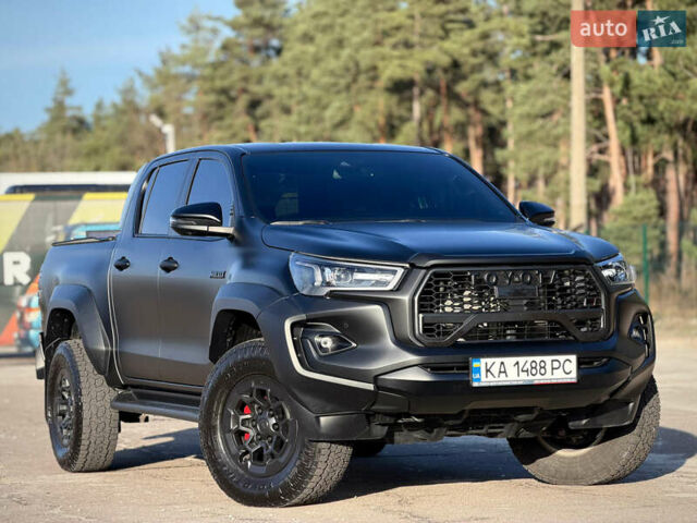 Черный Тойота Хайлюкс, объемом двигателя 2.76 л и пробегом 5 тыс. км за 64500 $, фото 3 на Automoto.ua