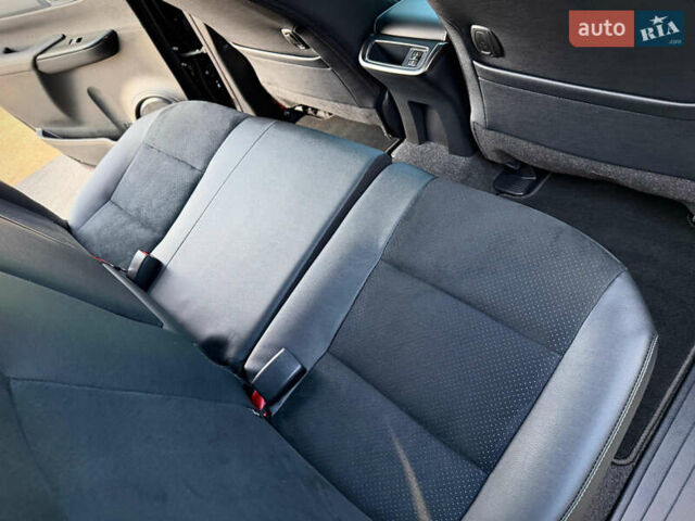 Черный Тойота Хайлюкс, объемом двигателя 2.76 л и пробегом 5 тыс. км за 64500 $, фото 65 на Automoto.ua