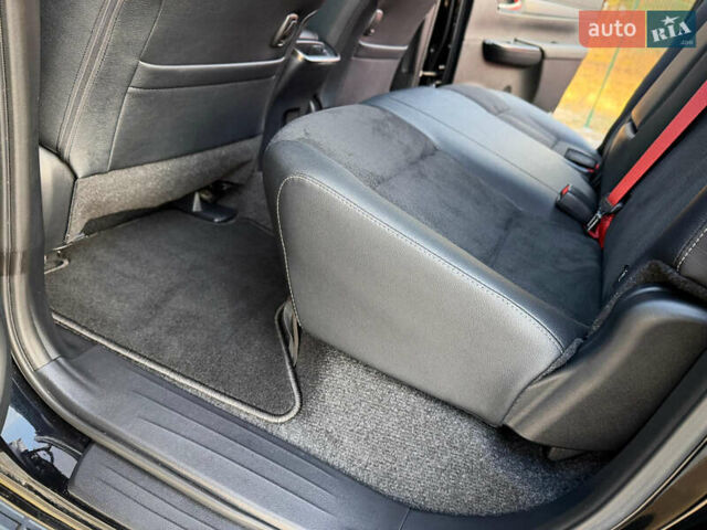 Черный Тойота Хайлюкс, объемом двигателя 2.76 л и пробегом 5 тыс. км за 64500 $, фото 77 на Automoto.ua