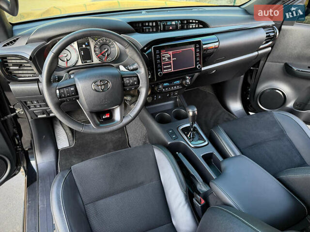 Черный Тойота Хайлюкс, объемом двигателя 2.76 л и пробегом 5 тыс. км за 64500 $, фото 43 на Automoto.ua