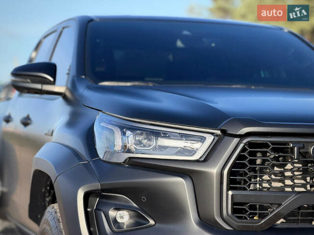 Черный Тойота Хайлюкс, объемом двигателя 2.76 л и пробегом 5 тыс. км за 64500 $, фото 4 на Automoto.ua