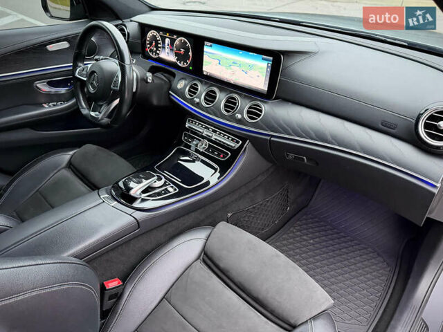 Черный Тойота Хайлюкс, объемом двигателя 2.76 л и пробегом 5 тыс. км за 64500 $, фото 83 на Automoto.ua