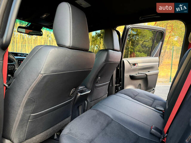 Черный Тойота Хайлюкс, объемом двигателя 2.76 л и пробегом 5 тыс. км за 64500 $, фото 79 на Automoto.ua