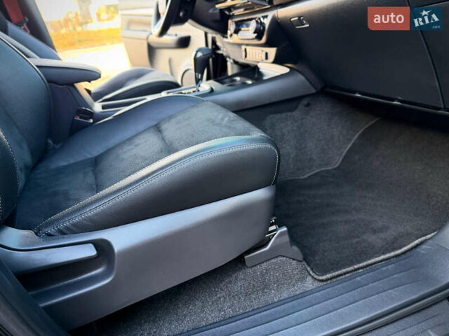 Черный Тойота Хайлюкс, объемом двигателя 2.76 л и пробегом 5 тыс. км за 64500 $, фото 54 на Automoto.ua