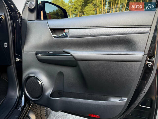 Черный Тойота Хайлюкс, объемом двигателя 2.76 л и пробегом 5 тыс. км за 64500 $, фото 52 на Automoto.ua
