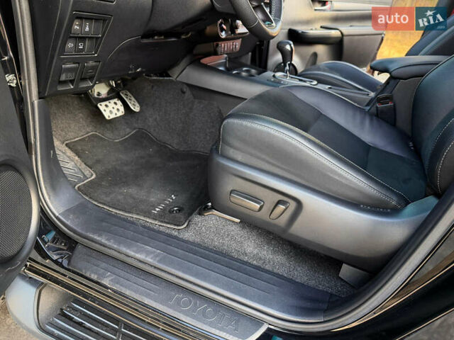 Черный Тойота Хайлюкс, объемом двигателя 2.76 л и пробегом 5 тыс. км за 64500 $, фото 40 на Automoto.ua