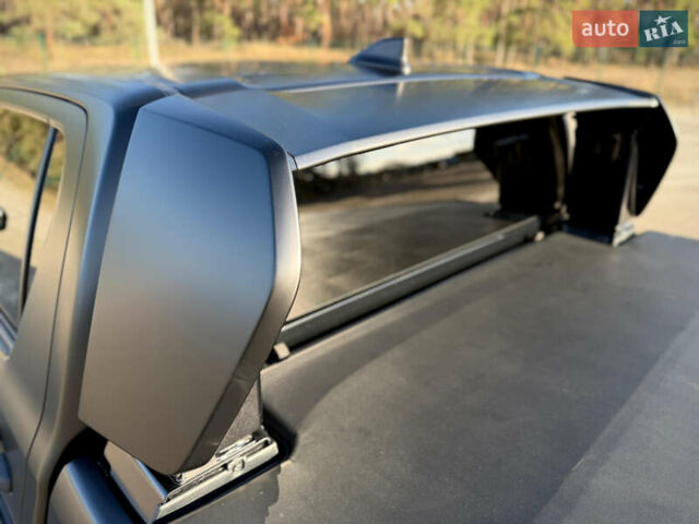 Черный Тойота Хайлюкс, объемом двигателя 2.76 л и пробегом 5 тыс. км за 64500 $, фото 29 на Automoto.ua