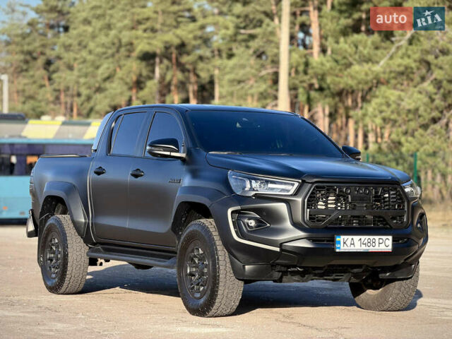 Черный Тойота Хайлюкс, объемом двигателя 2.76 л и пробегом 5 тыс. км за 64500 $, фото 2 на Automoto.ua