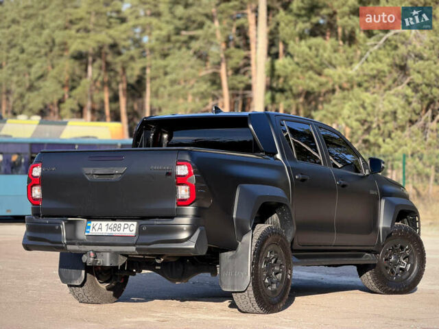 Черный Тойота Хайлюкс, объемом двигателя 2.76 л и пробегом 5 тыс. км за 64500 $, фото 12 на Automoto.ua