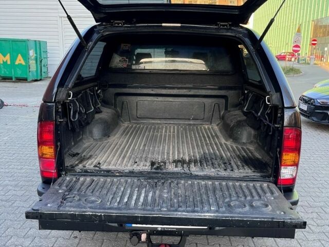 Черный Тойота Хайлюкс, объемом двигателя 3 л и пробегом 219 тыс. км за 4500 $, фото 4 на Automoto.ua