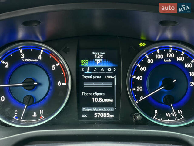 Красный Тойота Хайлюкс, объемом двигателя 2.4 л и пробегом 57 тыс. км за 35000 $, фото 3 на Automoto.ua