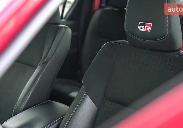 Червоний Тойота Хайлюкс, об'ємом двигуна 2.76 л та пробігом 2 тис. км за 56631 $, фото 19 на Automoto.ua