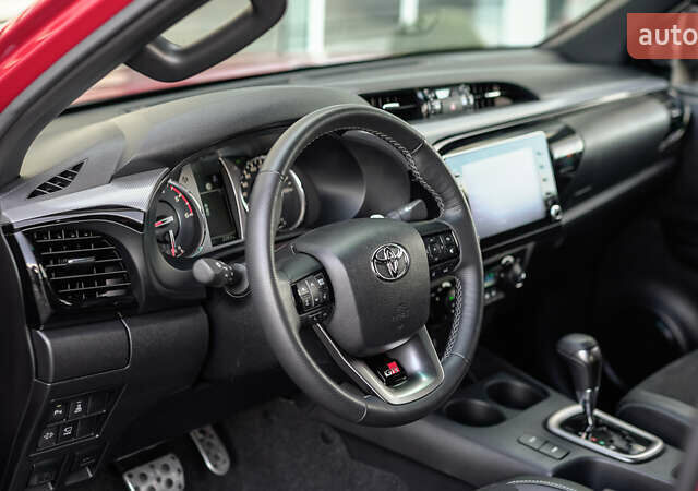 Червоний Тойота Хайлюкс, об'ємом двигуна 2.76 л та пробігом 2 тис. км за 56631 $, фото 18 на Automoto.ua