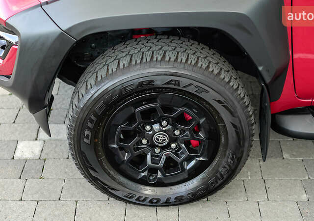 Червоний Тойота Хайлюкс, об'ємом двигуна 2.76 л та пробігом 2 тис. км за 56631 $, фото 13 на Automoto.ua