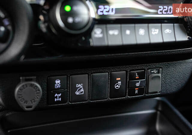 Червоний Тойота Хайлюкс, об'ємом двигуна 2.76 л та пробігом 2 тис. км за 56631 $, фото 33 на Automoto.ua