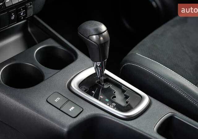 Червоний Тойота Хайлюкс, об'ємом двигуна 2.76 л та пробігом 2 тис. км за 56631 $, фото 35 на Automoto.ua