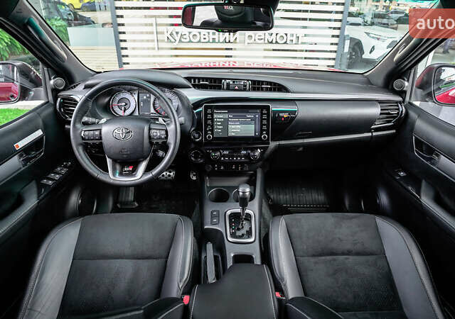 Червоний Тойота Хайлюкс, об'ємом двигуна 2.76 л та пробігом 2 тис. км за 56631 $, фото 7 на Automoto.ua