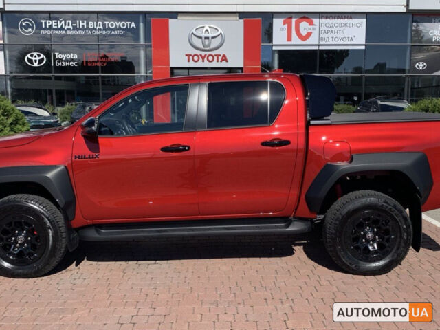 Червоний Тойота Хайлюкс, об'ємом двигуна 2.8 л та пробігом 1000 тис. км за 57400 $, фото 2 на Automoto.ua