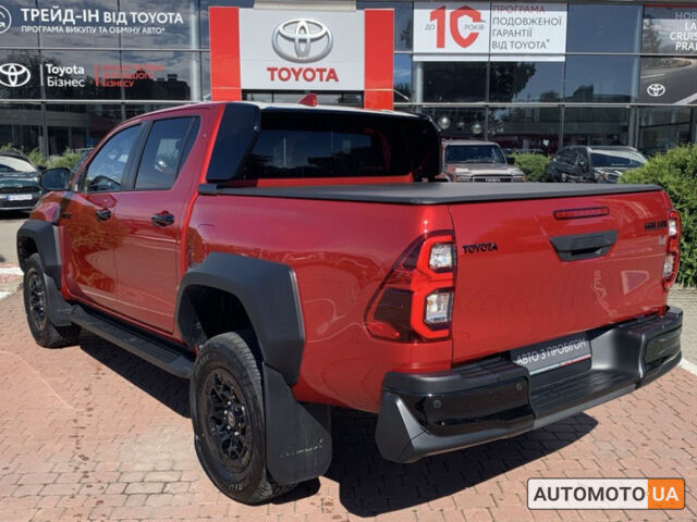 Червоний Тойота Хайлюкс, об'ємом двигуна 2.8 л та пробігом 1000 тис. км за 57400 $, фото 1 на Automoto.ua