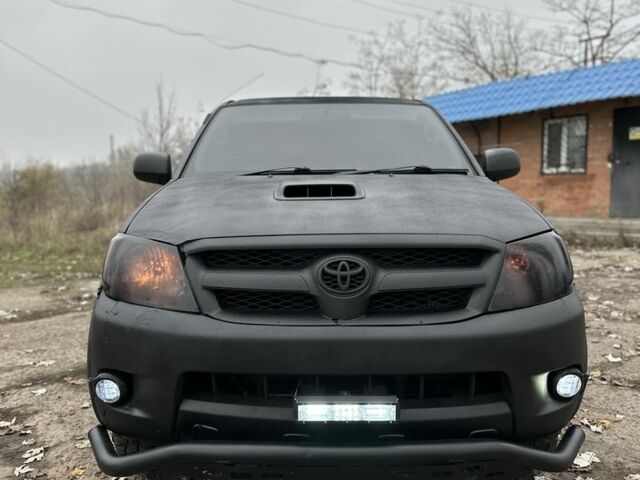 Тойота Хайлюкс, объемом двигателя 2.5 л и пробегом 165 тыс. км за 6400 $, фото 1 на Automoto.ua