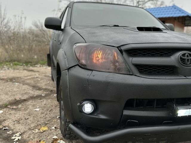 Тойота Хайлюкс, объемом двигателя 2.5 л и пробегом 165 тыс. км за 6400 $, фото 2 на Automoto.ua