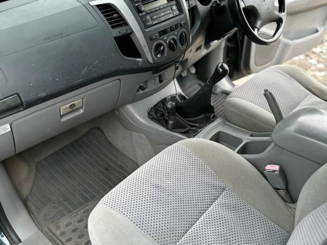 Тойота Хайлюкс, объемом двигателя 2.5 л и пробегом 165 тыс. км за 6400 $, фото 15 на Automoto.ua