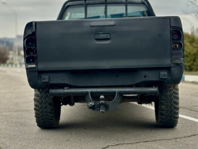 Тойота Хайлюкс, объемом двигателя 2.5 л и пробегом 200 тыс. км за 5500 $, фото 4 на Automoto.ua