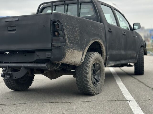 Тойота Хайлюкс, объемом двигателя 2.5 л и пробегом 200 тыс. км за 5500 $, фото 3 на Automoto.ua