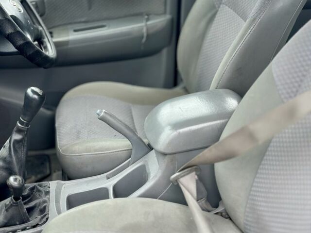 Тойота Хайлюкс, объемом двигателя 2.5 л и пробегом 200 тыс. км за 5500 $, фото 6 на Automoto.ua