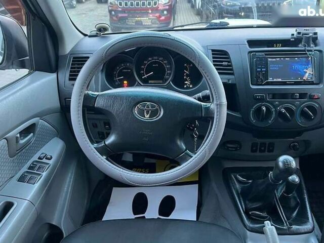 Тойота Хайлюкс, об'ємом двигуна 2.5 л та пробігом 310 тис. км за 19500 $, фото 12 на Automoto.ua