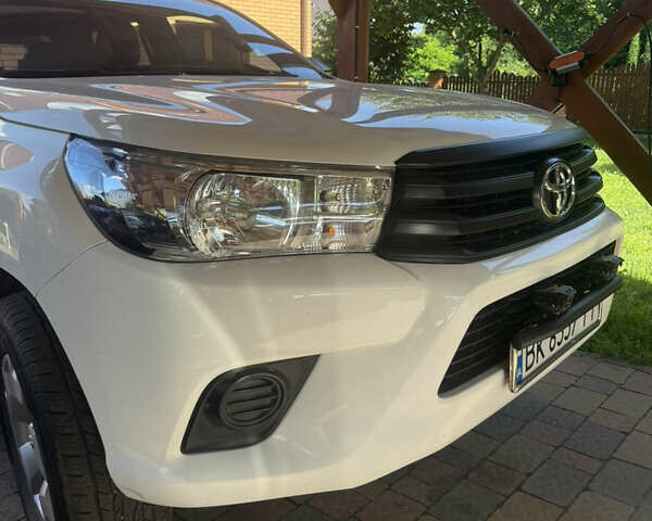 Тойота Хайлюкс, об'ємом двигуна 2.4 л та пробігом 112 тис. км за 30999 $, фото 1 на Automoto.ua