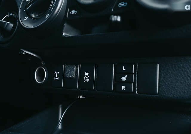 Тойота Хайлюкс, объемом двигателя 2.4 л и пробегом 74 тыс. км за 29999 $, фото 29 на Automoto.ua