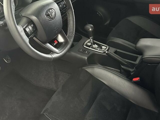 купити нове авто Тойота Хайлюкс 2025 року від офіційного дилера Тойота на Столичному Тойота фото