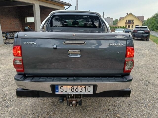 Серый Тойота Хайлюкс, объемом двигателя 3 л и пробегом 107 тыс. км за 4500 $, фото 1 на Automoto.ua
