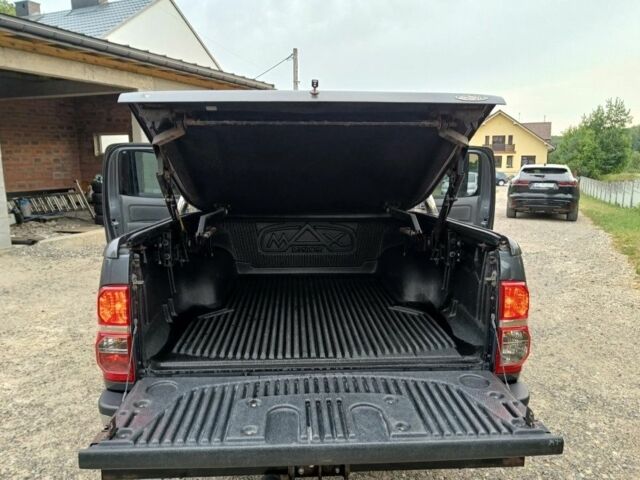 Серый Тойота Хайлюкс, объемом двигателя 3 л и пробегом 107 тыс. км за 4500 $, фото 7 на Automoto.ua