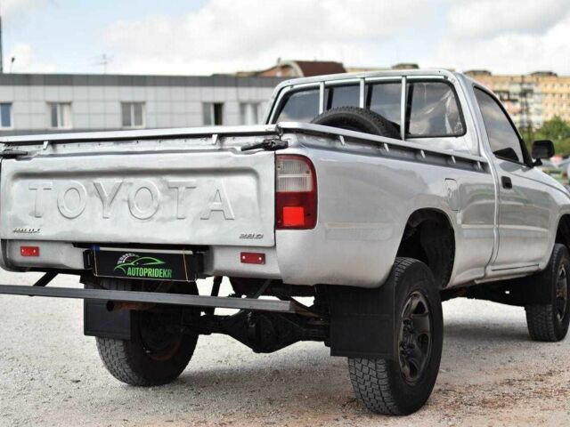 Тойота Хайлюкс 2005 в Кривом Роге на Automoto.ua Серый Тойота Хайлюкс, объемом двигателя 2.8 л и пробегом 439 тыс. км за 9999 $, фото 3 на Automoto.ua