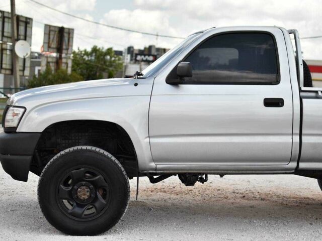 Тойота Хайлюкс 2005 в Кривом Роге на Automoto.ua Серый Тойота Хайлюкс, объемом двигателя 2.8 л и пробегом 439 тыс. км за 9999 $, фото 7 на Automoto.ua