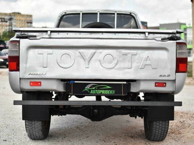 Тойота Хайлюкс 2005 в Кривом Роге на Automoto.ua Серый Тойота Хайлюкс, объемом двигателя 2.8 л и пробегом 439 тыс. км за 9999 $, фото 4 на Automoto.ua