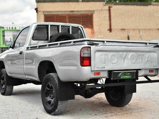 Тойота Хайлюкс 2005 в Кривом Роге на Automoto.ua Серый Тойота Хайлюкс, объемом двигателя 2.8 л и пробегом 439 тыс. км за 9999 $, фото 6 на Automoto.ua