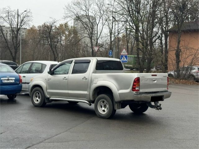 Серый Тойота Хайлюкс, объемом двигателя 2.5 л и пробегом 200 тыс. км за 3500 $, фото 8 на Automoto.ua