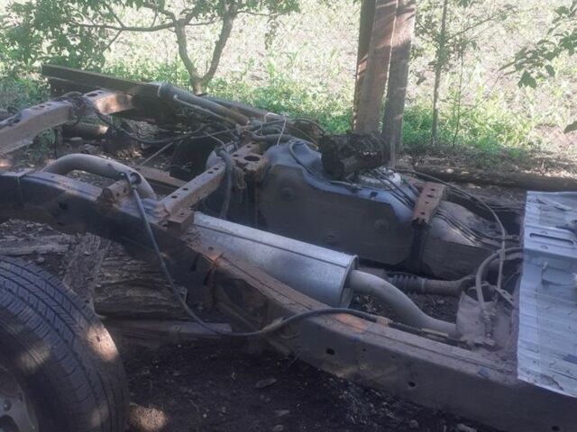 Серый Тойота Хайлюкс, объемом двигателя 2.5 л и пробегом 200 тыс. км за 3500 $, фото 7 на Automoto.ua