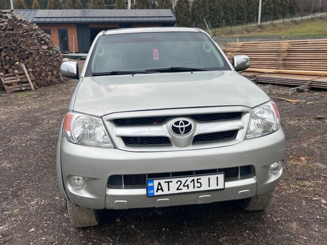 Серый Тойота Хайлюкс, объемом двигателя 2.5 л и пробегом 350 тыс. км за 10300 $, фото 1 на Automoto.ua