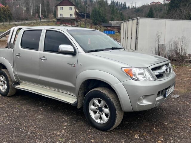 Серый Тойота Хайлюкс, объемом двигателя 2.5 л и пробегом 350 тыс. км за 10300 $, фото 7 на Automoto.ua