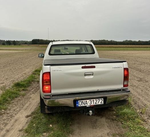 Серый Тойота Хайлюкс, объемом двигателя 0 л и пробегом 227 тыс. км за 3500 $, фото 2 на Automoto.ua