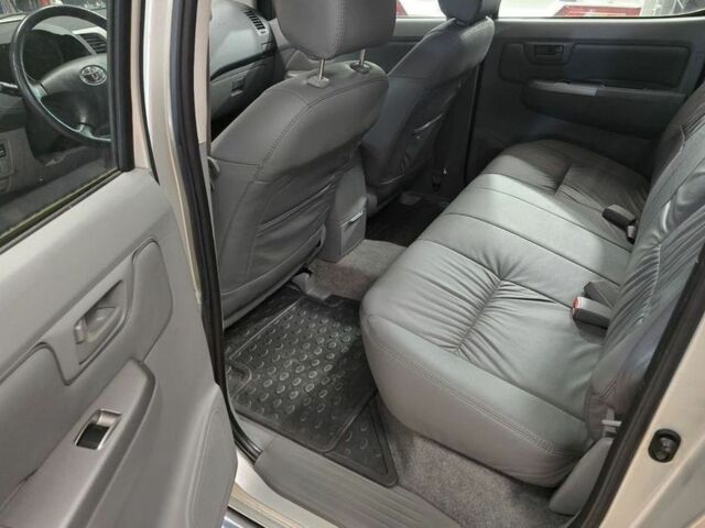 Сірий Тойота Хайлюкс, об'ємом двигуна 3 л та пробігом 210 тис. км за 4500 $, фото 8 на Automoto.ua