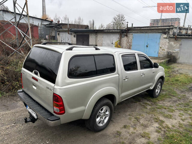 Сірий Тойота Хайлюкс, об'ємом двигуна 3 л та пробігом 313 тис. км за 17500 $, фото 8 на Automoto.ua