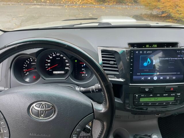 Тойота Хайлюкс 2009 в Киеве на Automoto.ua Серый Тойота Хайлюкс, объемом двигателя 3 л и пробегом 312 тыс. км за 17500 $, фото 10 на Automoto.ua